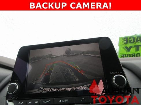 Used 2023 Nissan Rogue S image 19