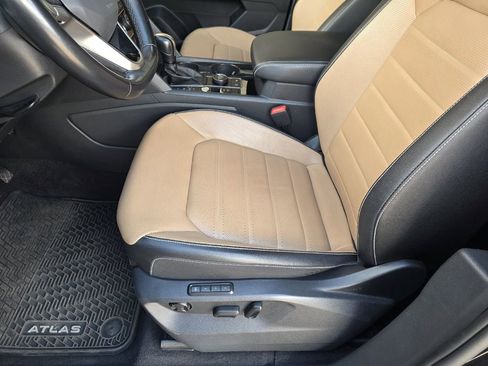 Used 2020 Volkswagen Atlas Cross Sport SEL Premium AWD/4WD image 14