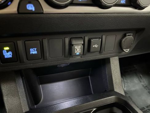 Used 2023 Toyota Tacoma SR5 w/ Technology Package AWD/4WD image 22
