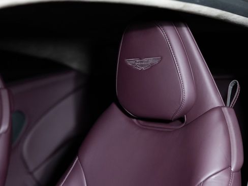 Used 2019 Aston Martin DB11 Coupe image 27