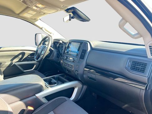 Used 2024 Nissan Titan SV w/ SV Convenience Package RWD image 27