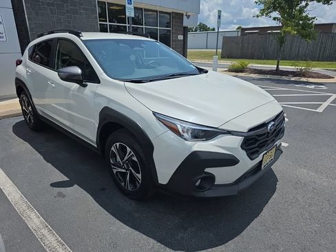 Used 2024 Subaru Crosstrek 2.0i Premium w/ Crosstrek Mirror Package AWD/4WD image 2
