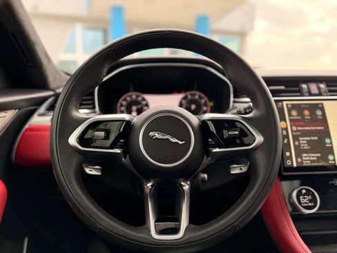 Used 2024 Jaguar F-PACE R-Dynamic S image 43
