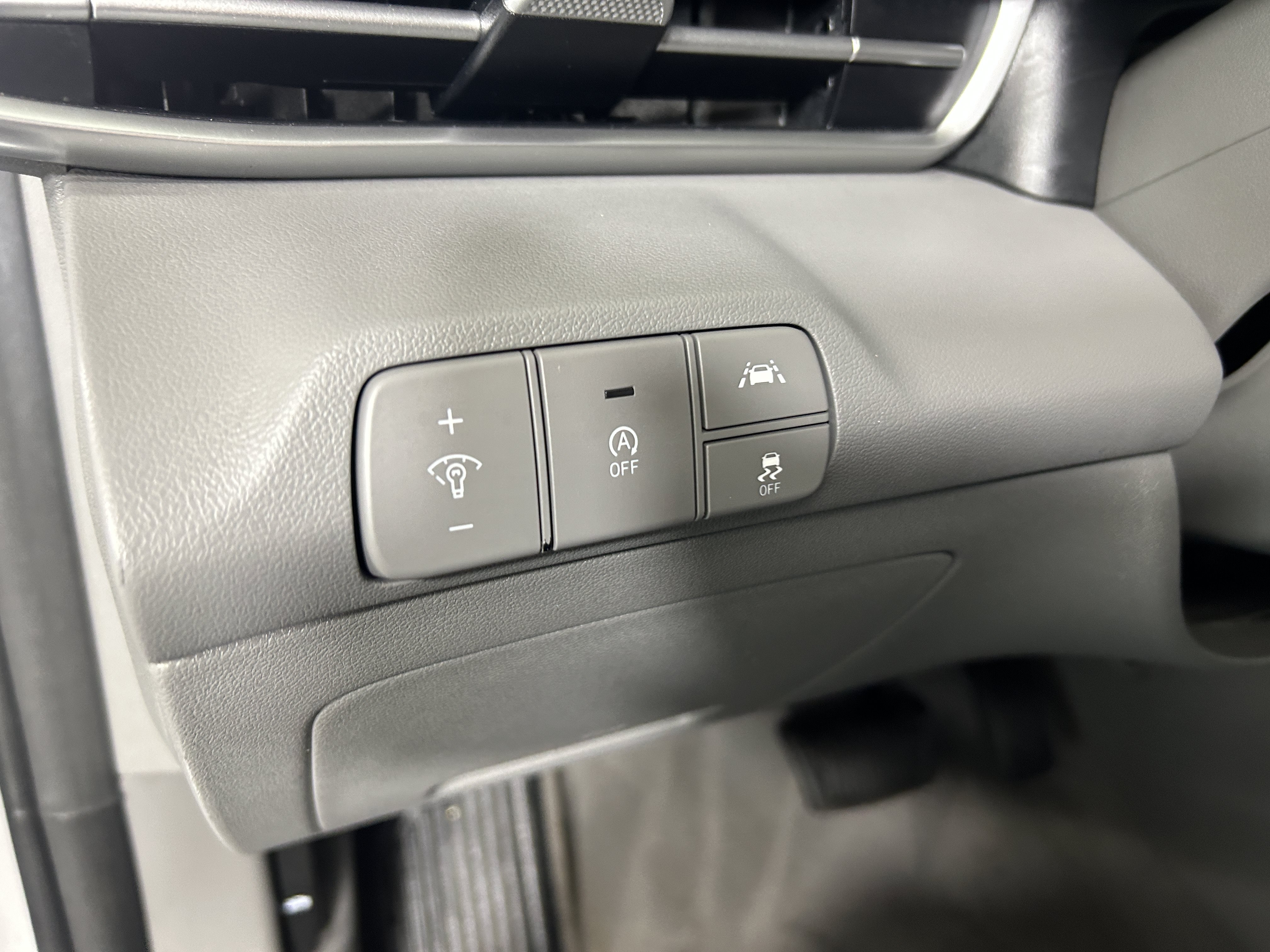 Used 2021 Hyundai Elantra SE FWD image 17