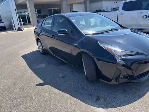 Used 2016 Toyota Prius Two FWD image 6