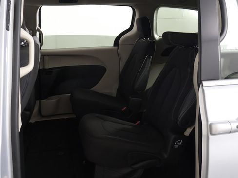 Used 2023 Chrysler Voyager LX FWD image 24