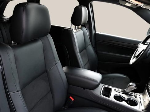 Used 2022 Jeep Grand Cherokee Laredo X RWD image 20