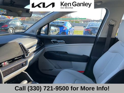 Certified 2025 Kia Sportage EX w/ Premium Package image 42