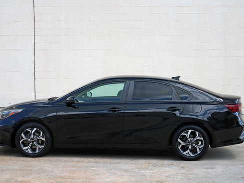 Used 2019 Kia Forte LXS FWD image 40