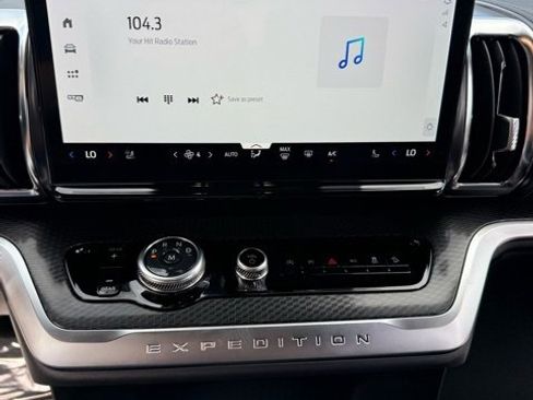 New 2026 Ford Expedition Platinum w/ Stealth Appearance Package image 19