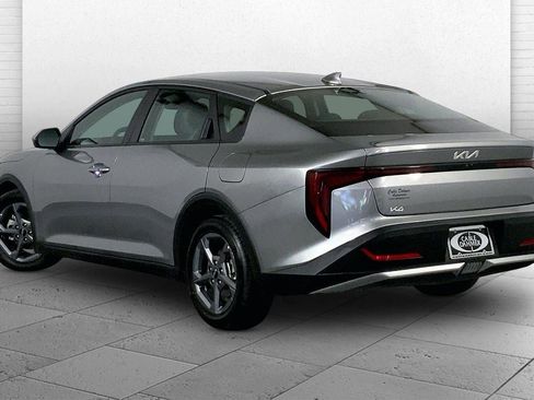 Used 2025 Kia K4 FWD image 11