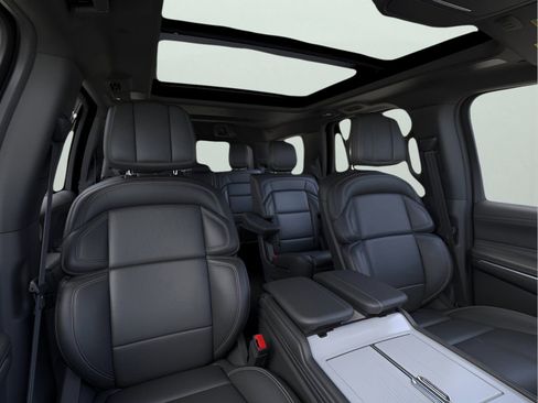 New 2025 Lincoln Navigator Reserve w/ Jet Appearance Package image 10