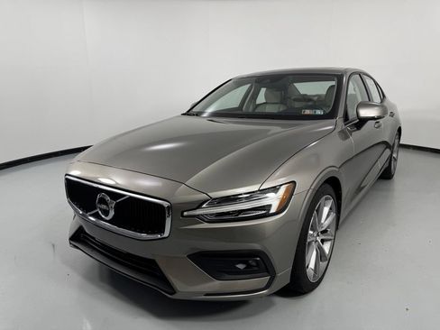Used 2021 Volvo S60 T6 Momentum w/ Protection Package AWD/4WD image 3