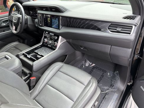 Used 2023 GMC Yukon XL Denali w/ Advanced Technology Package AWD/4WD image 13