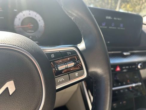 Used 2023 Kia Carnival SX Prestige image 21