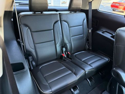 Used 2019 GMC Acadia Denali w/ Technology Package AWD/4WD image 15