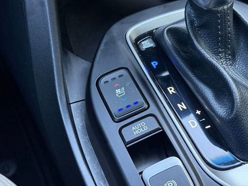 Used 2017 Hyundai Santa Fe Limited FWD image 6