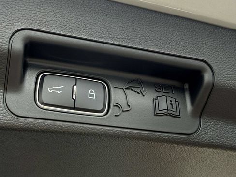 New 2026 Ford Explorer Active RWD image 13