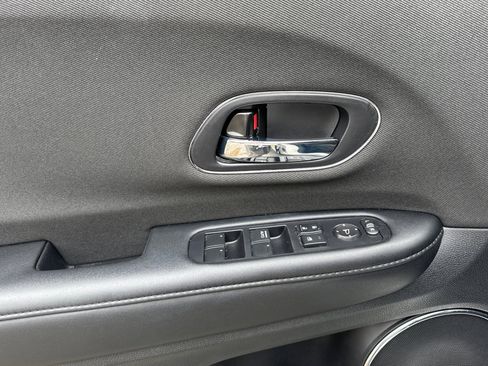 Used 2021 Honda HR-V EX image 12