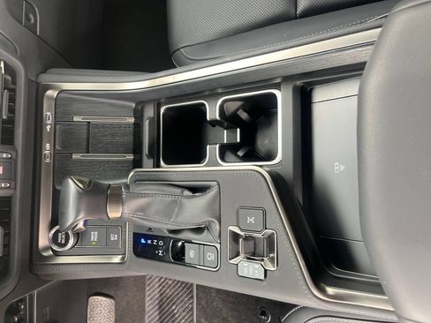 Used 2024 Lexus GX 550 w/ Accessory Package (2T) AWD/4WD image 26