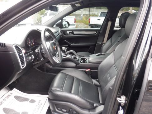 Used 2023 Porsche Cayenne Platinum Edition AWD/4WD image 15