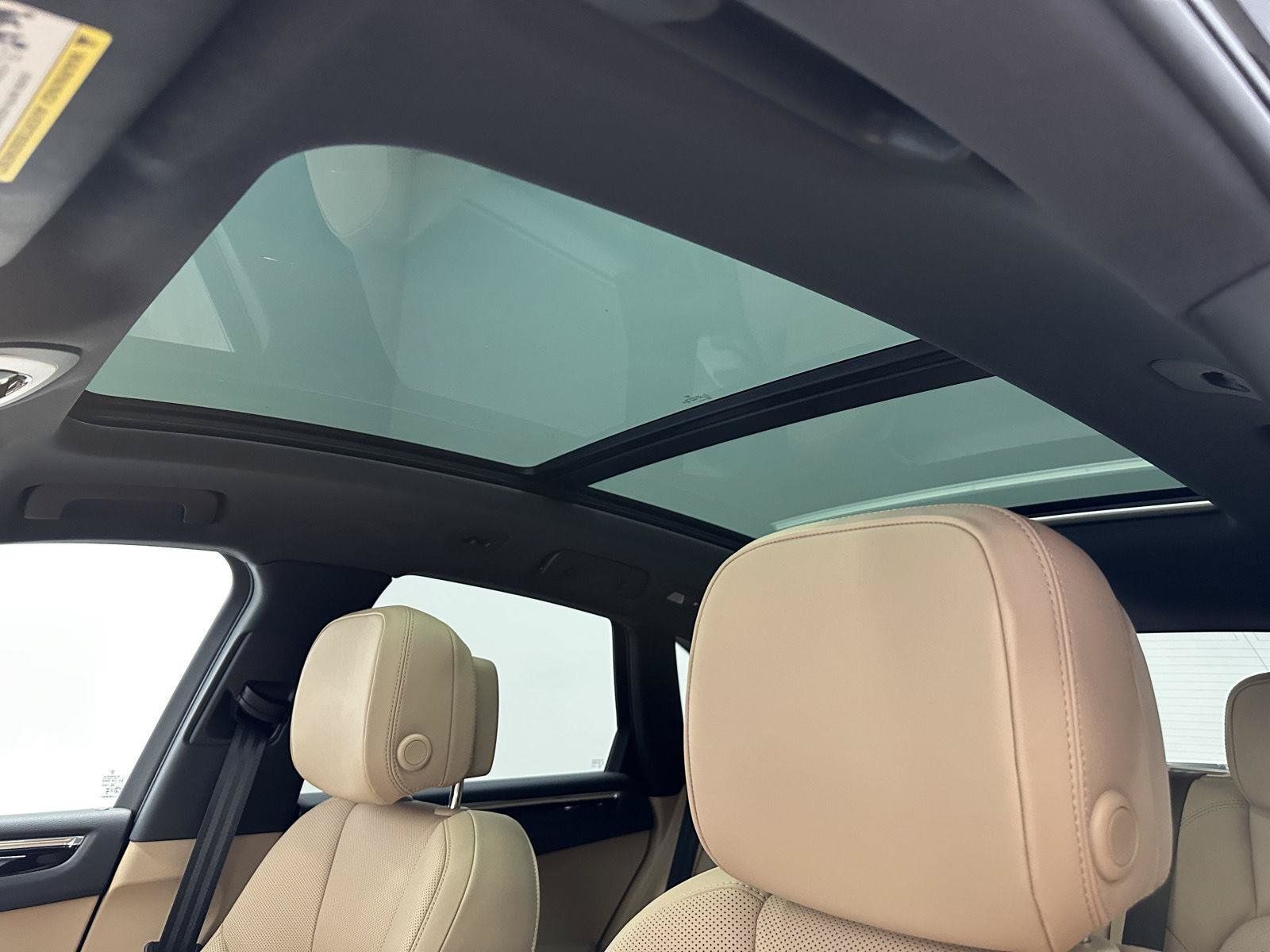 Certified 2026 Porsche Macan AWD/4WD image 21