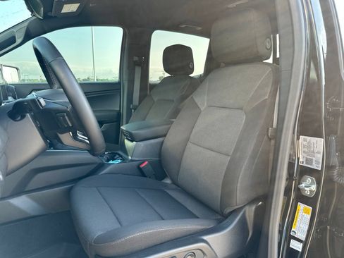 Used 2026 Chevrolet Colorado W/T w/ WT Custom Package RWD image 10