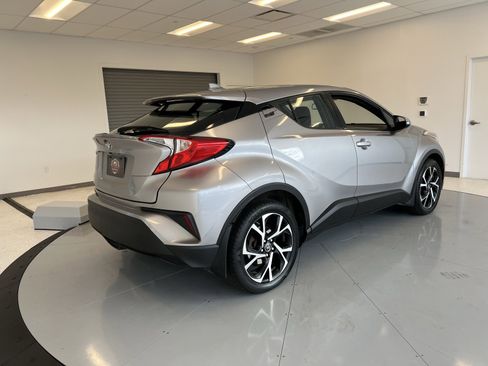 Used 2018 Toyota C-HR XLE image 49