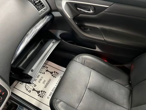Used 2017 Nissan Altima 2.5 SL w/ Moonroof Package image 37