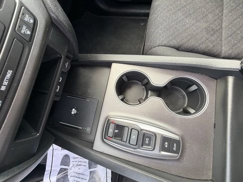 Used 2024 Honda Ridgeline Sport image 11