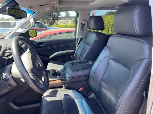 Used 2018 Chevrolet Tahoe LT w/ Luxury Package AWD/4WD image 12