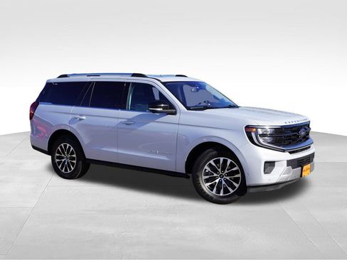 Certified 2025 Ford Expedition Platinum AWD/4WD image 2