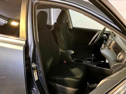 Used 2014 Toyota RAV4 LE image 7