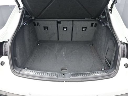 Certified 2024 Porsche Macan AWD/4WD image 18