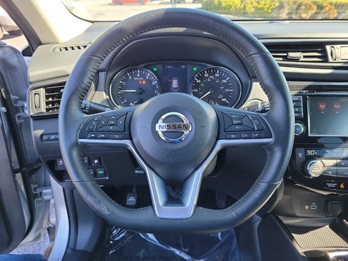 Certified 2018 Nissan Rogue SV image 21