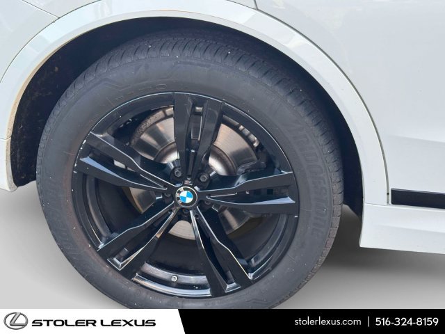 Used 2023 BMW X7 xDrive40i w/ M Sport Package AWD/4WD image 8