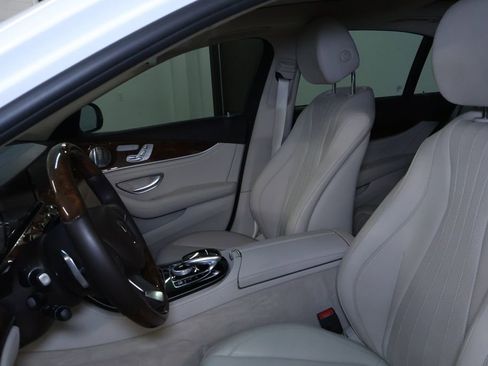 Used 2018 Mercedes-Benz E 300 4MATIC w/ Premium 1 Package image 14