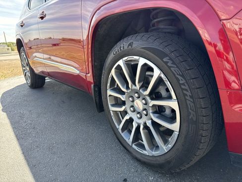 Used 2022 GMC Acadia Denali w/ Denali Ultimate Package AWD/4WD image 8