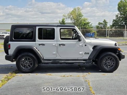 Used 2024 Jeep Wrangler Unlimited Sport AWD/4WD image 6