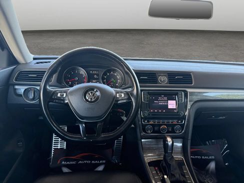 Used 2016 Volkswagen Passat 1.8T SE FWD image 27
