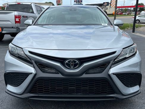 Used 2023 Toyota Camry SE FWD image 3
