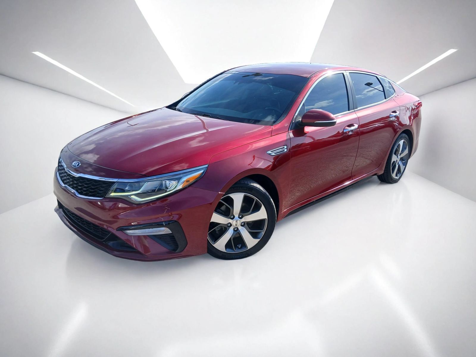 Used 2020 Kia Optima S FWD image 2