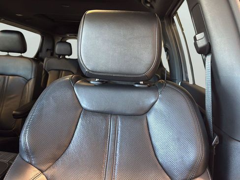 Used 2023 Jeep Wagoneer Series II w/ Premium Group I AWD/4WD image 30
