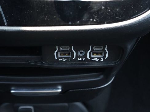 Used 2025 Chrysler Pacifica Select FWD image 20
