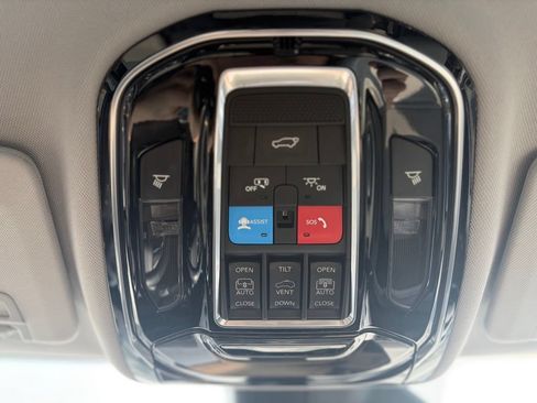 Used 2021 Jeep Grand Cherokee L Overland w/ Advanced Protech Group III AWD/4WD image 37