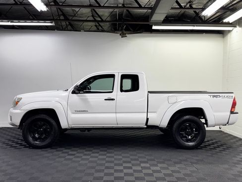 Used 2015 Toyota Tacoma 4x4 Access Cab V6 image 3