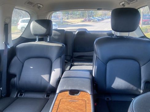 Used 2024 Nissan Armada SL w/ Captain's Chairs Package image 31