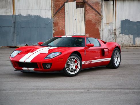 Used 2005 Ford GT image 3