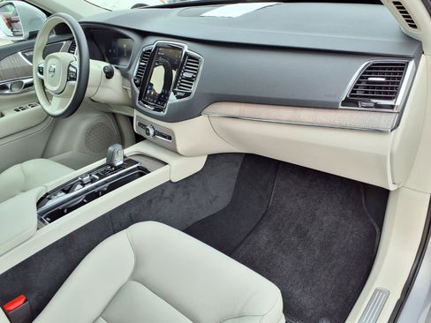 Certified 2023 Volvo XC90 B6 Plus AWD/4WD image 10