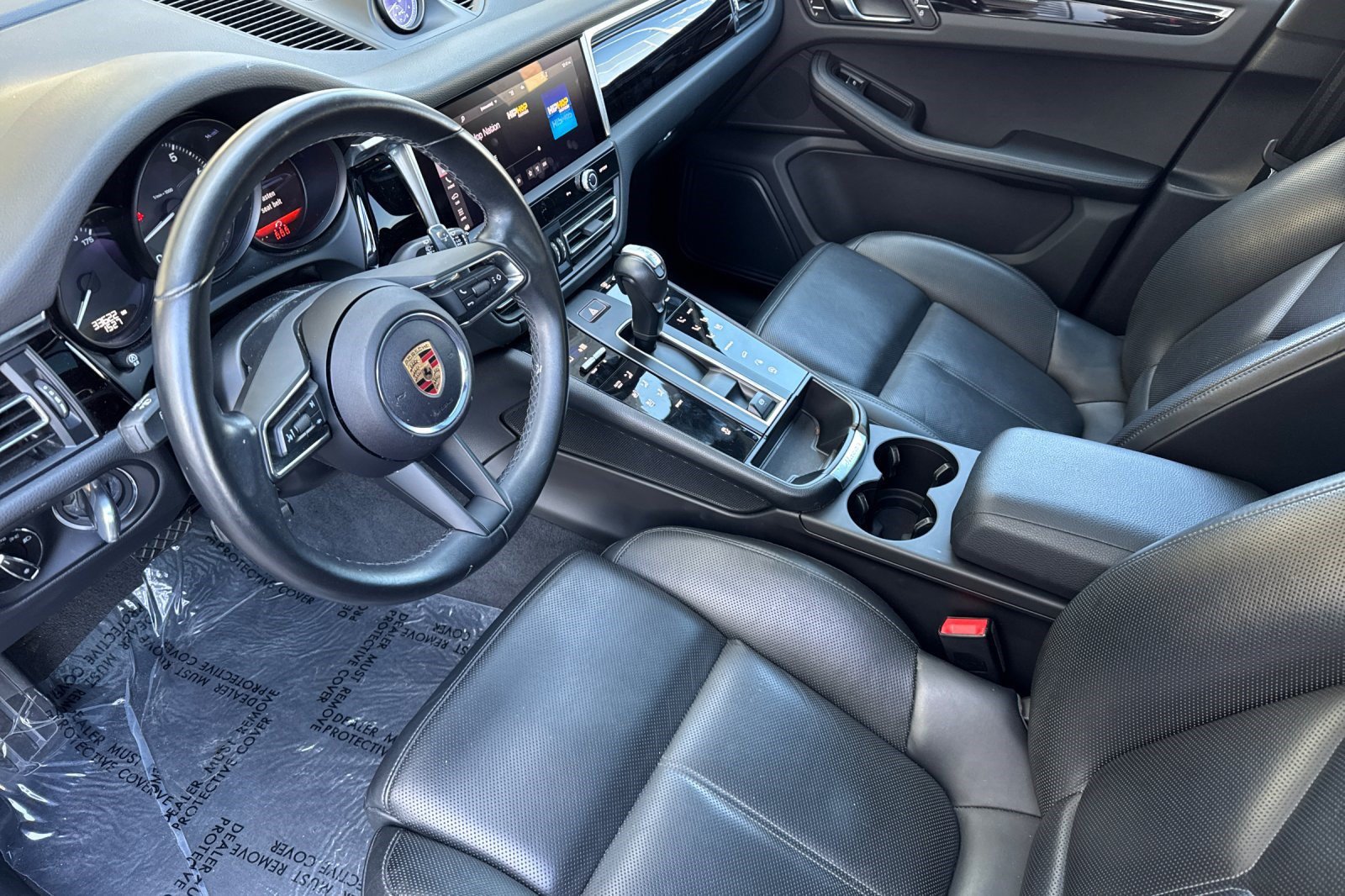 Used 2024 Porsche Macan AWD/4WD image 4